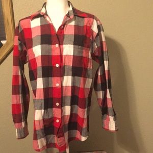 Angelique Women button down front shirt